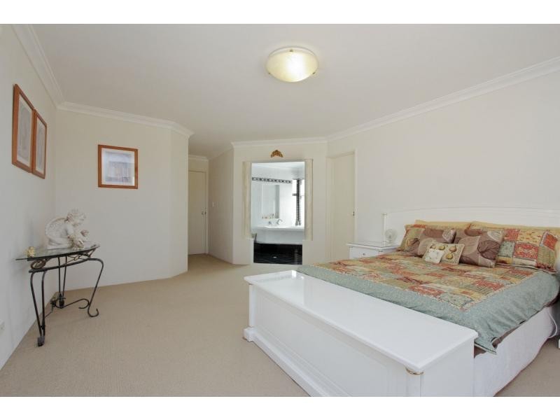 7 Houghton Close, South Guildford WA 6055