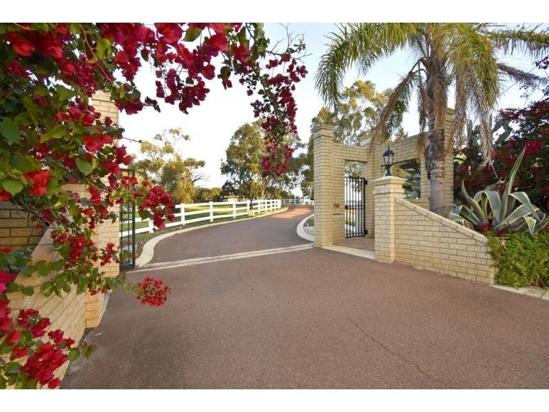 746 Campersic Road, Brigadoon WA 6069