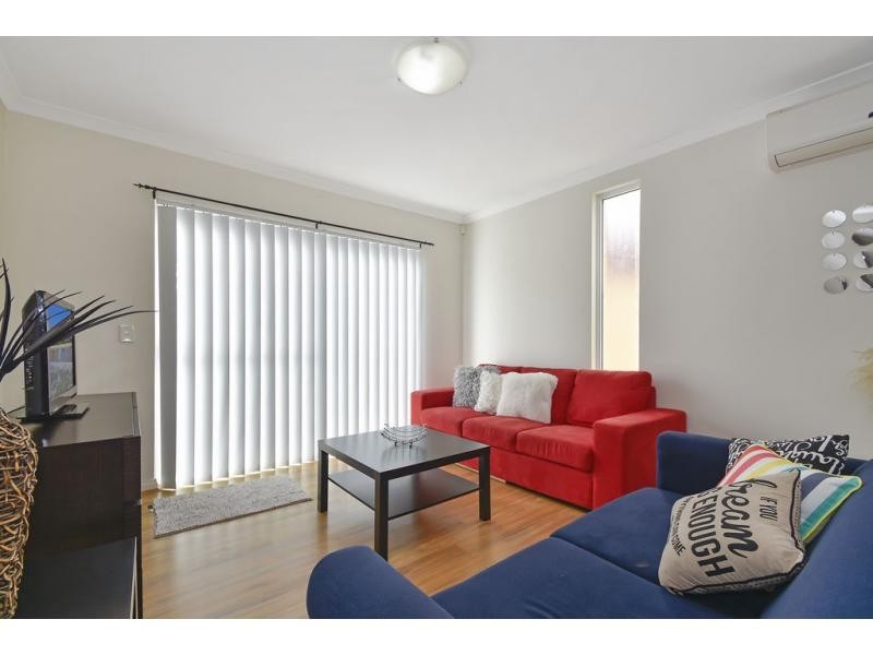 16B Medhurst Crescent, Nollamara WA 6061