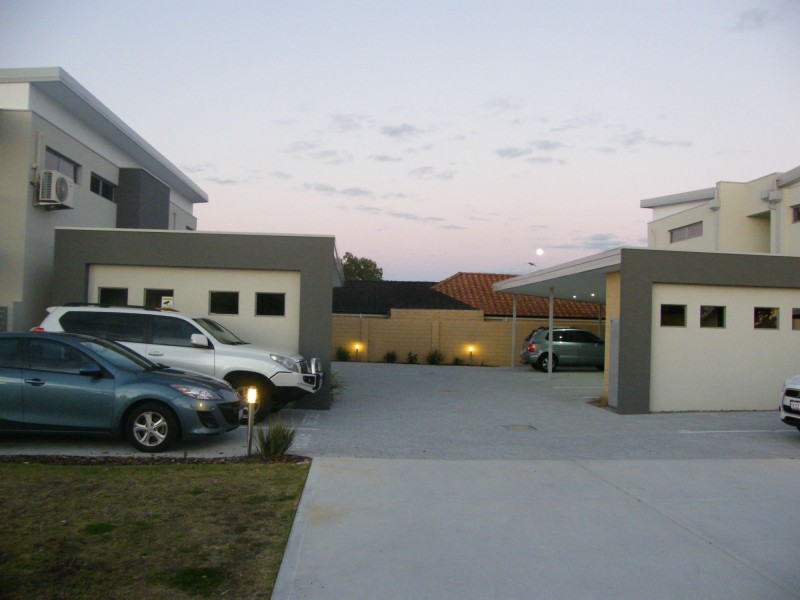 4/2 Vermont Street, Nollamara WA 6061