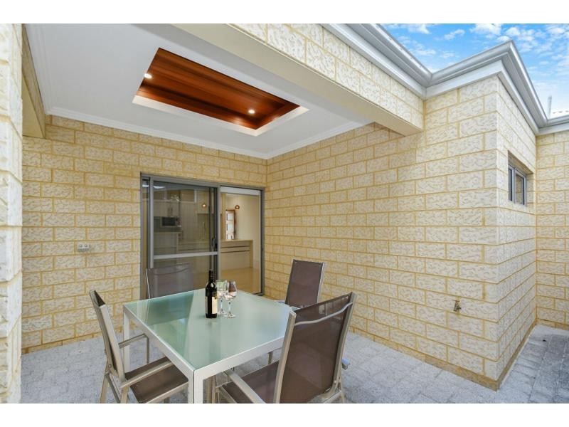 2/26 Apara Way, Nollamara WA 6061