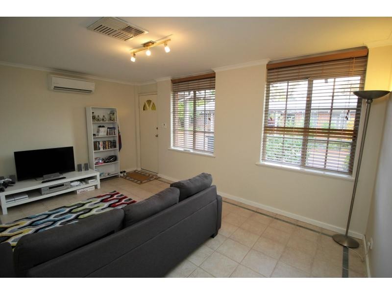 Villa 2/3A Meadow Street, Guildford WA 6055