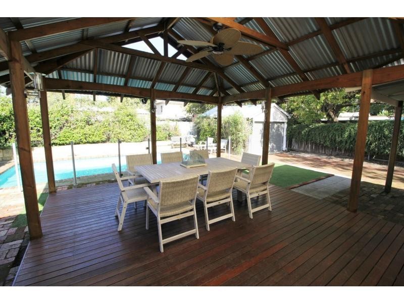 11 Piercy Street, Guildford WA 6055