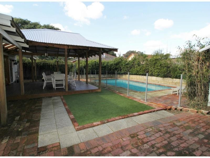 11 Piercy Street, Guildford WA 6055