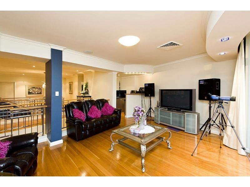 9 Huron Lane, Dianella WA 6059