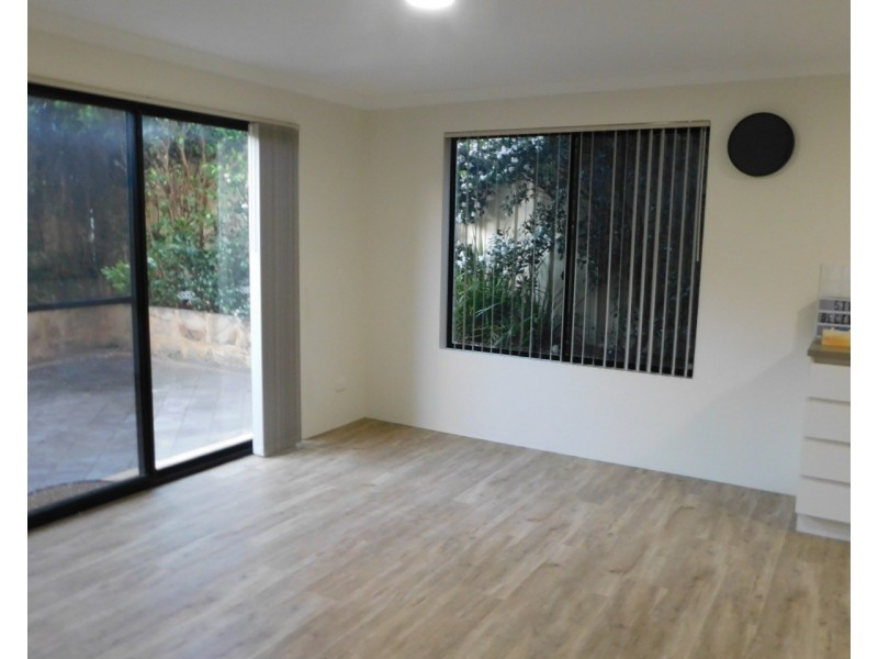 44c Eastbourne Crescent, Nollamara WA 6061