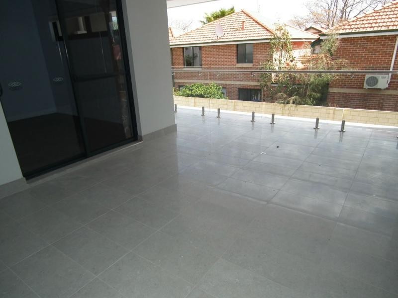 8/16 Watson Place, Maylands WA 6051