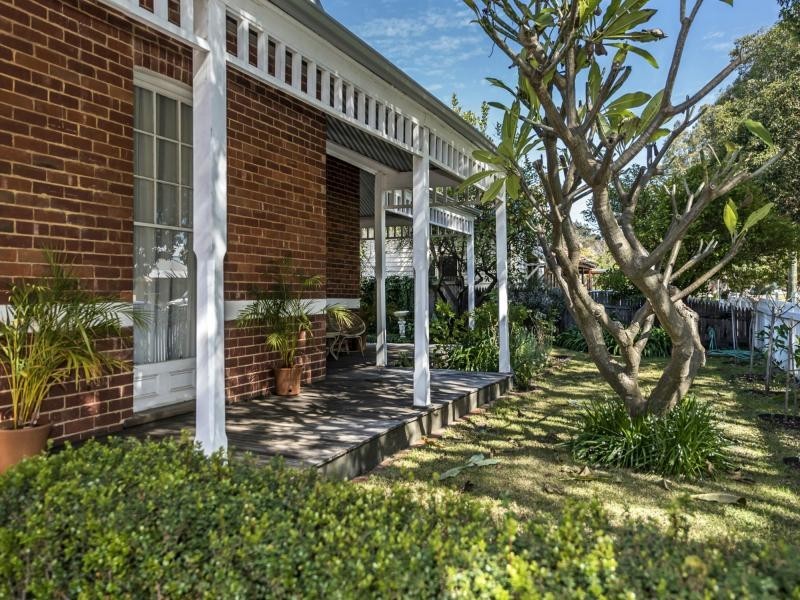 19 Swan Street East, Guildford WA 6055