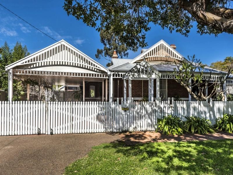 19 Swan Street East, Guildford WA 6055