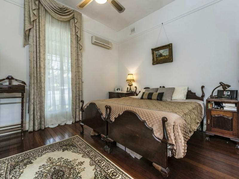 19 Swan Street East, Guildford WA 6055