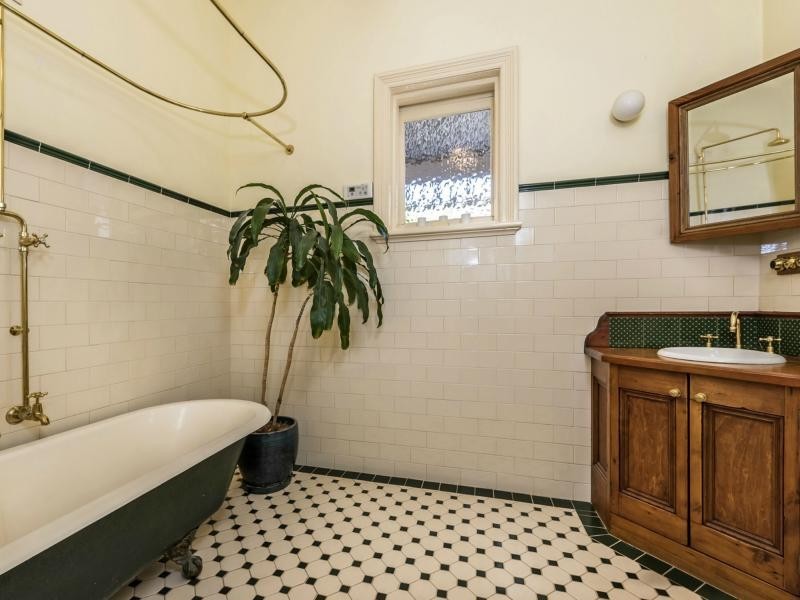 19 Swan Street East, Guildford WA 6055