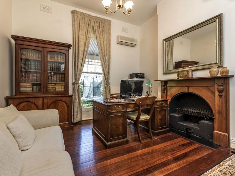 19 Swan Street East, Guildford WA 6055