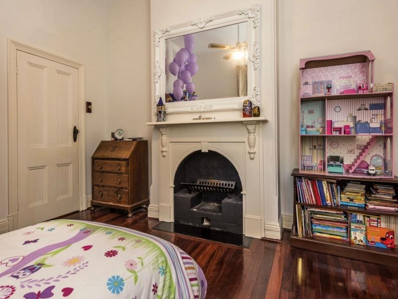 19 Swan Street East, Guildford WA 6055