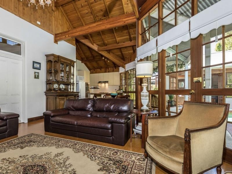 19 Swan Street East, Guildford WA 6055