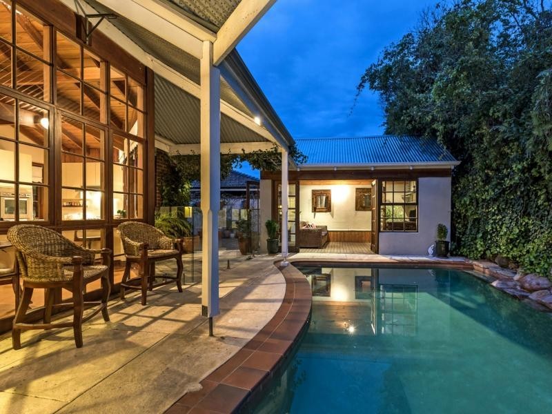 19 Swan Street East, Guildford WA 6055