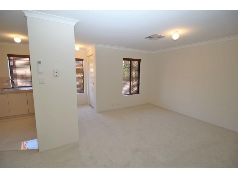20/8 Garnsworthy Place, Bassendean WA 6054