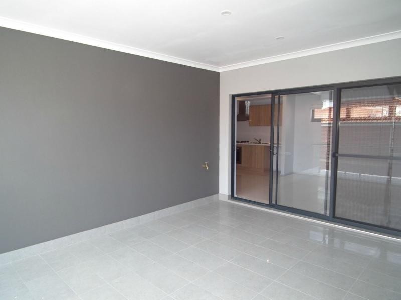 8/16 Watson Place, Maylands WA 6051