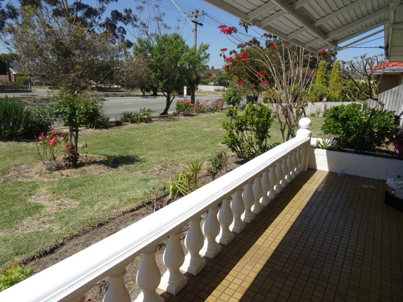 96 Morley Drive St, Yokine WA 6060