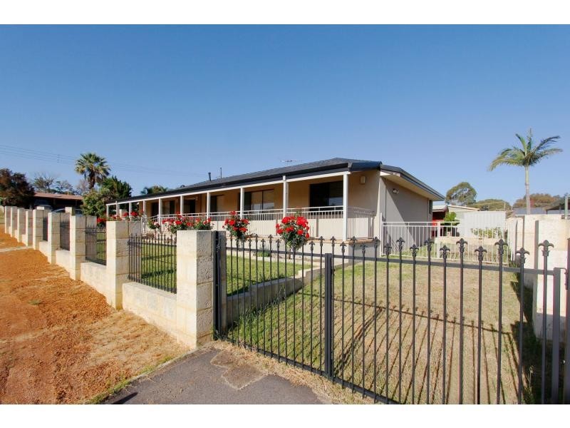 28 Ellesmere Road, Swan View WA 6056