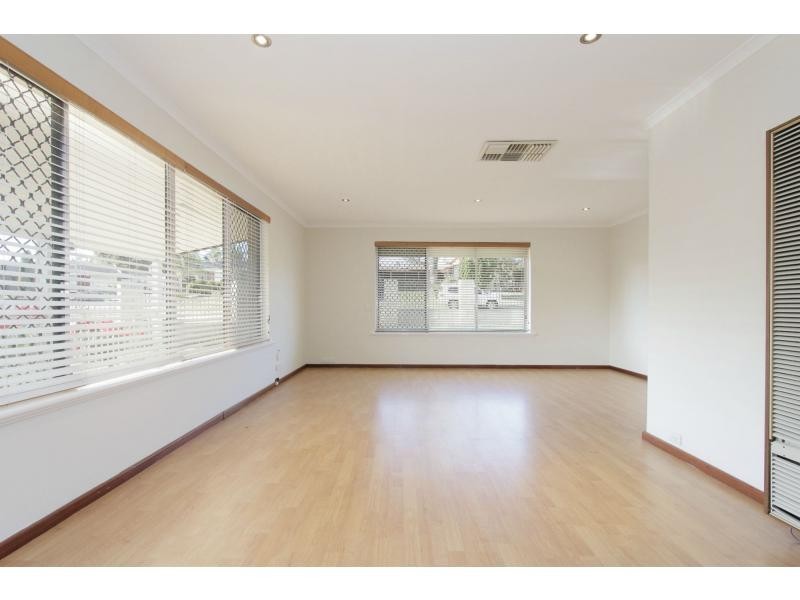 28 Ellesmere Road, Swan View WA 6056