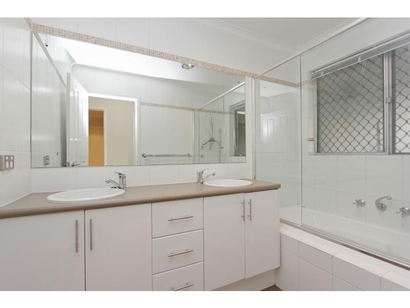 28 Ellesmere Road, Swan View WA 6056