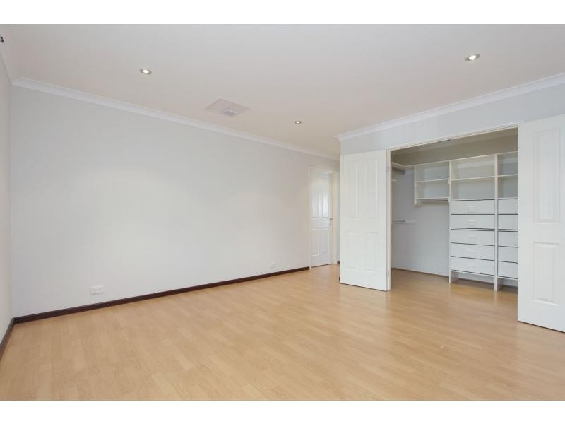 28 Ellesmere Road, Swan View WA 6056