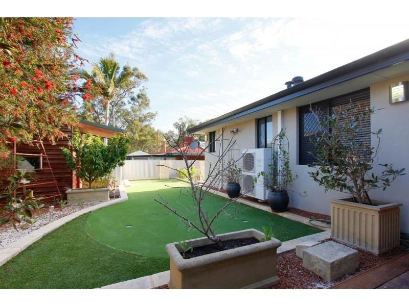 28 Ellesmere Road, Swan View WA 6056