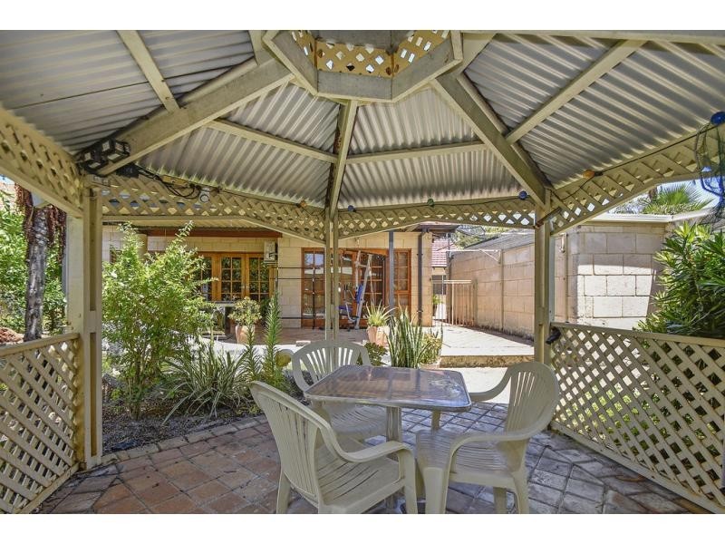 16 Purley Street, Bayswater WA 6053