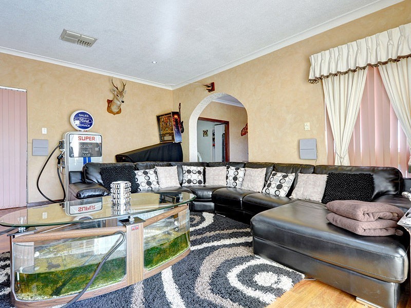 32 Eastdene Circle, Nollamara WA 6061