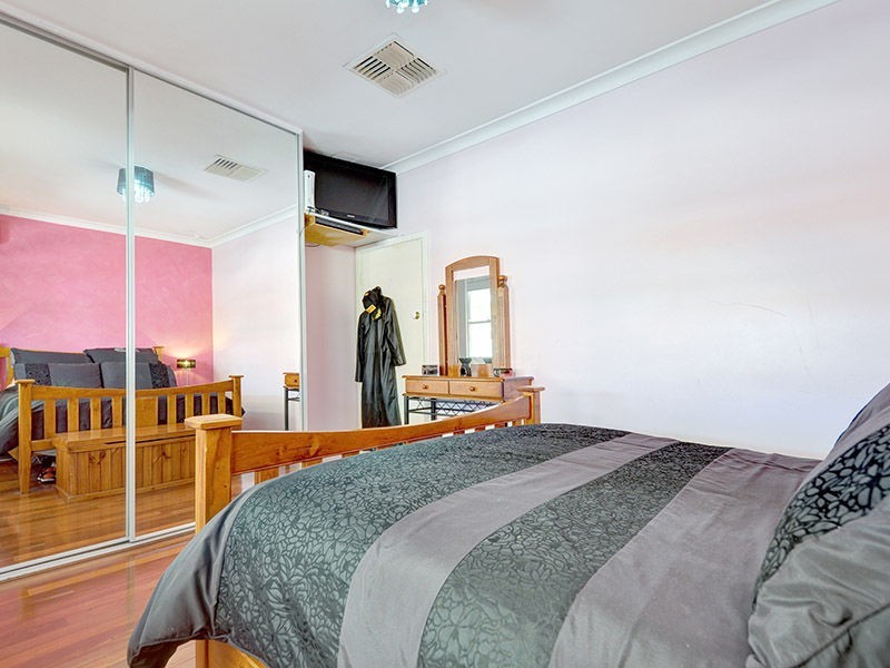 32 Eastdene Circle, Nollamara WA 6061