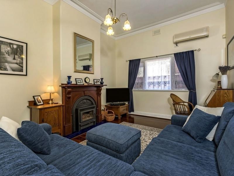 11 Stephen Street, Guildford WA 6055