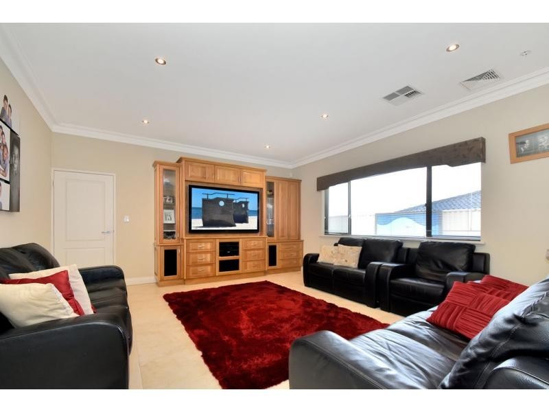 34 Cherrywood Avenue, Dianella WA 6059