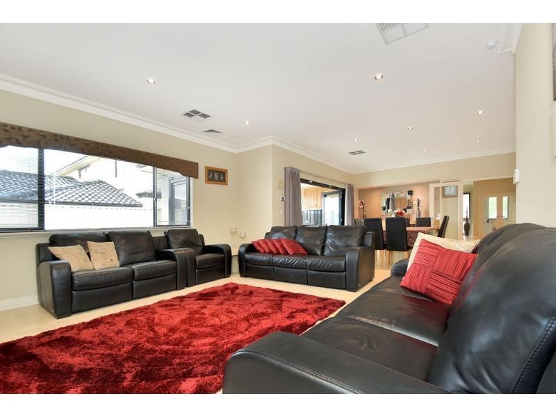 34 Cherrywood Avenue, Dianella WA 6059