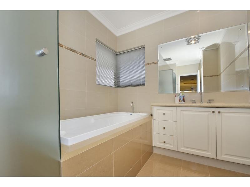 34 Cherrywood Avenue, Dianella WA 6059