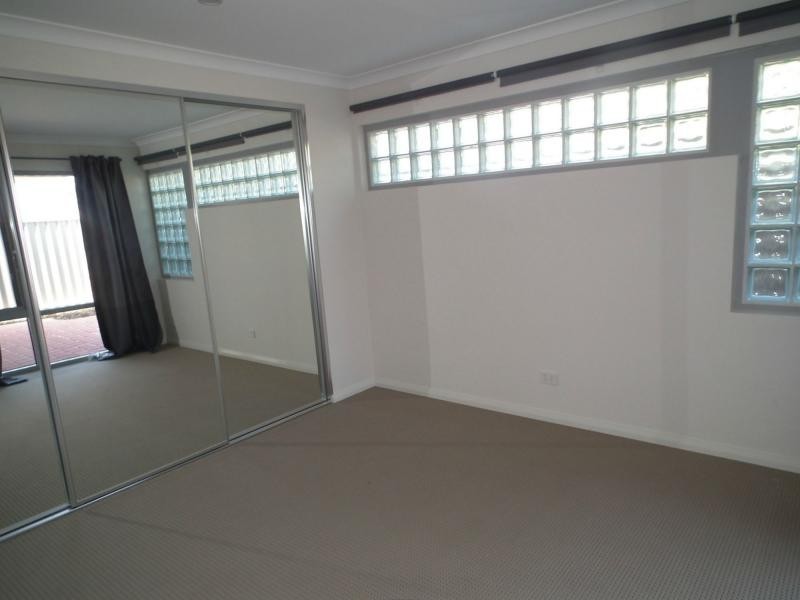 5/70 West Churchill Avenue, Munster WA 6166