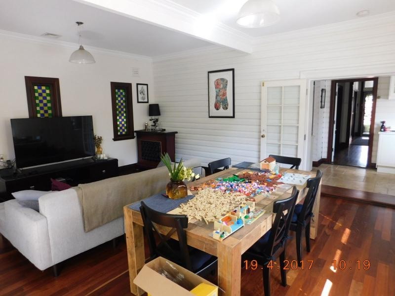 12 Stephen Street, Guildford WA 6055