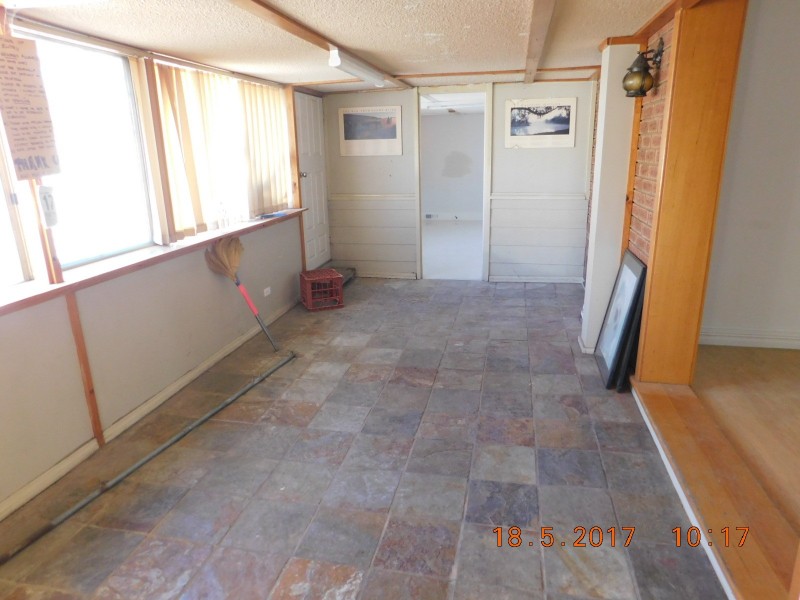278 Marangaroo Dr, Girrawheen WA 6064