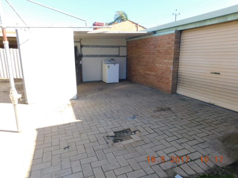 278 Marangaroo Dr, Girrawheen WA 6064