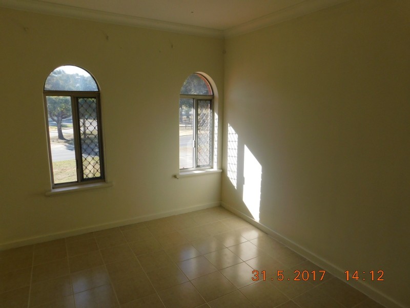 21 West Pde, Hazelmere WA 6055