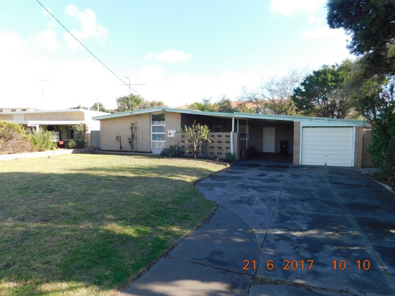 8 Sharland St, Halls Head WA 6210