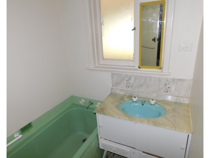 120 Mary St, Como WA 6152