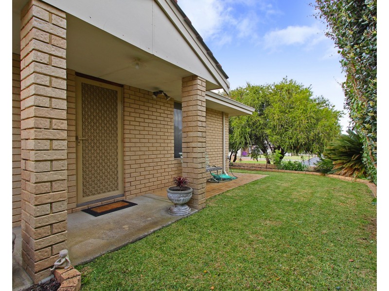 7/43 Chesterton Rd, Bassendean WA 6054