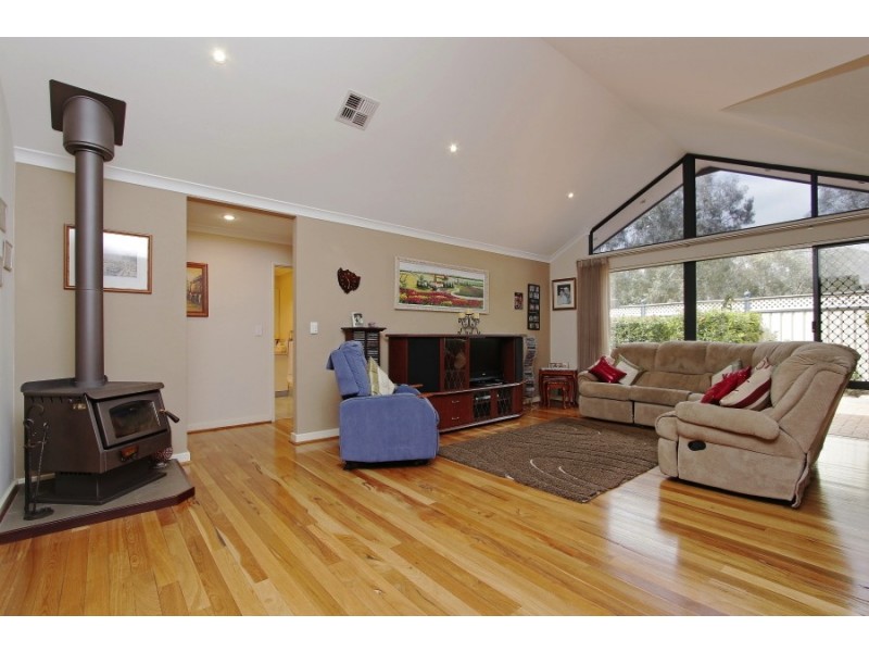 7D Turner Rd, Kelmscott WA 6111