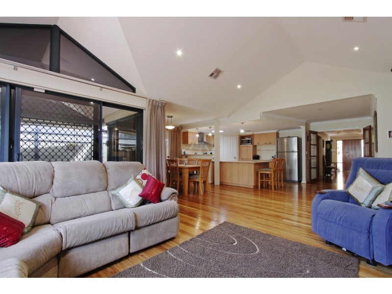 7D Turner Rd, Kelmscott WA 6111