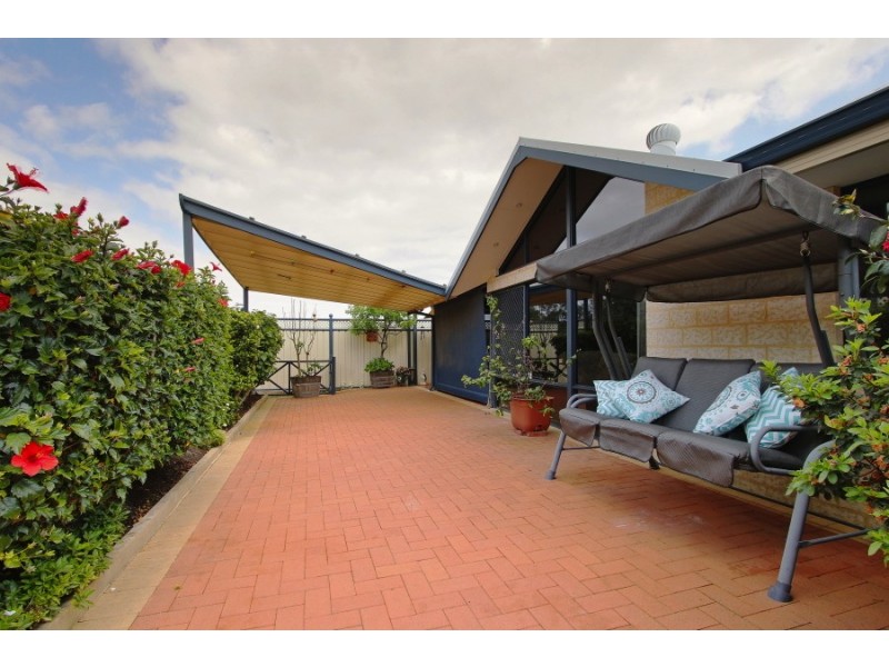 7D Turner Rd, Kelmscott WA 6111