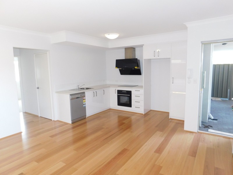 4/107 Odin Rd, Innaloo WA 6018