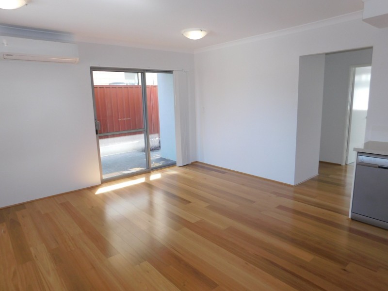 4/107 Odin Rd, Innaloo WA 6018