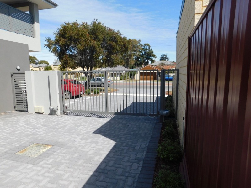 4/107 Odin Rd, Innaloo WA 6018