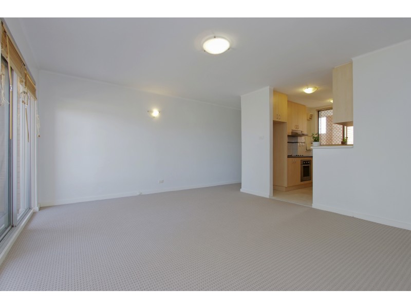 6/71 Golf View St, Yokine WA 6060