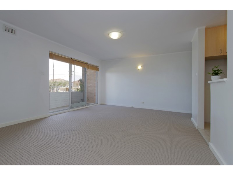 6/71 Golf View St, Yokine WA 6060